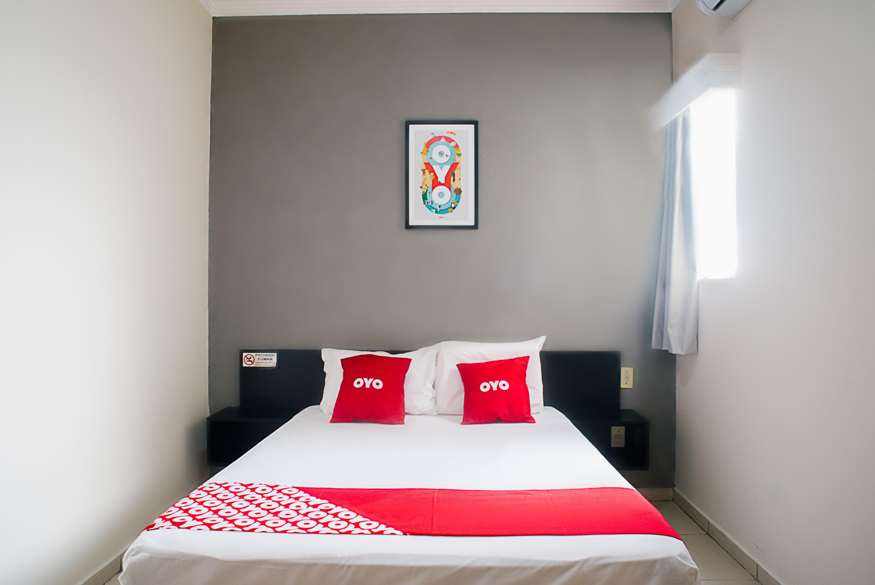 Oyo Cerrado Hotel, Campo Grande Campo Grande  Ngoại thất bức ảnh A room at OYO 151, a hotel in Jakarta, Indonesia