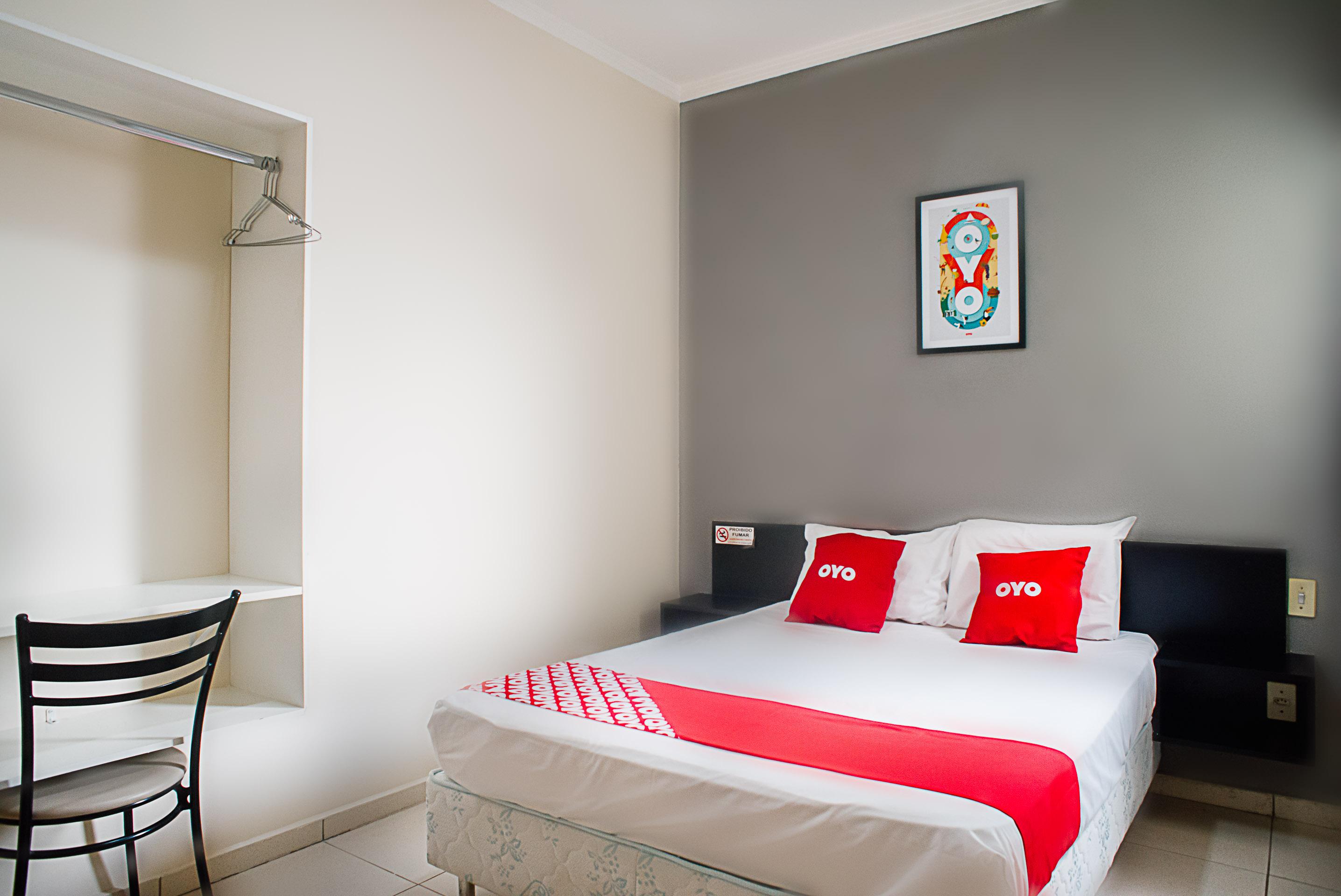 Oyo Cerrado Hotel, Campo Grande Campo Grande  Ngoại thất bức ảnh A room at OYO Townhouse, Mysore