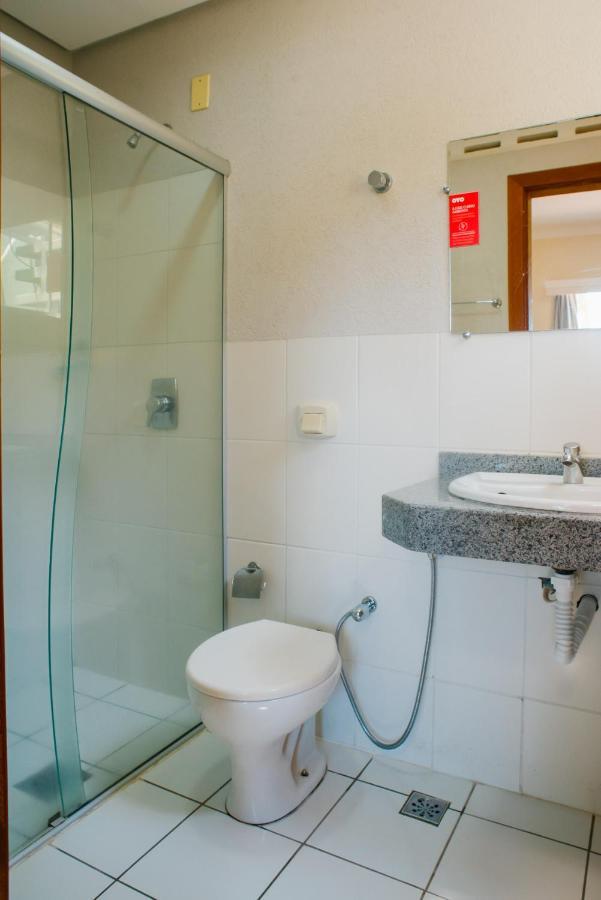 Oyo Cerrado Hotel, Campo Grande Campo Grande  Ngoại thất bức ảnh A shower cubicle