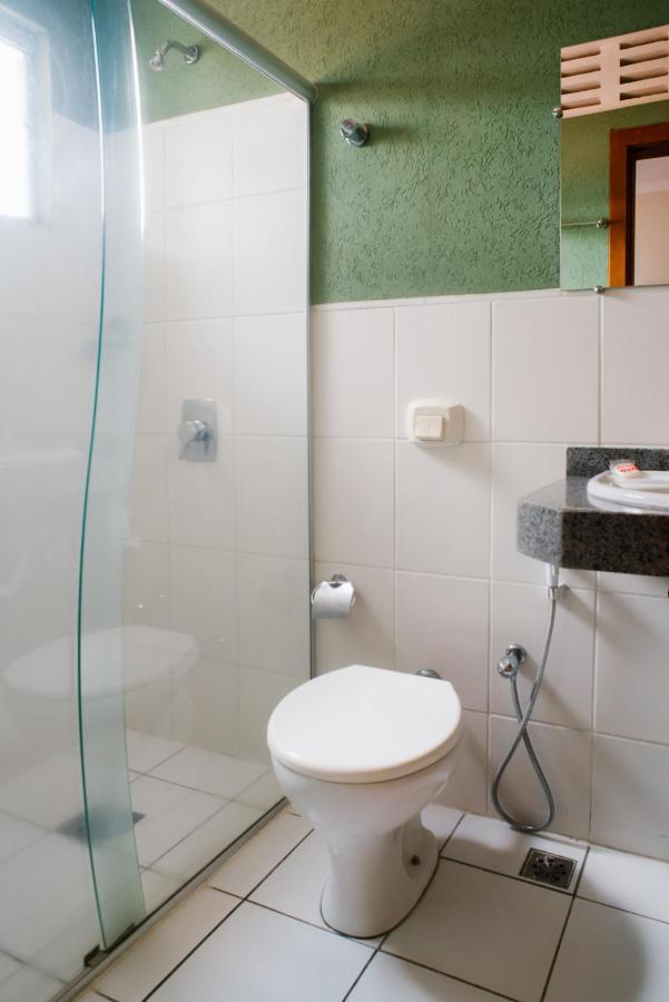 Oyo Cerrado Hotel, Campo Grande Campo Grande  Ngoại thất bức ảnh Bathroom with shower cubicle